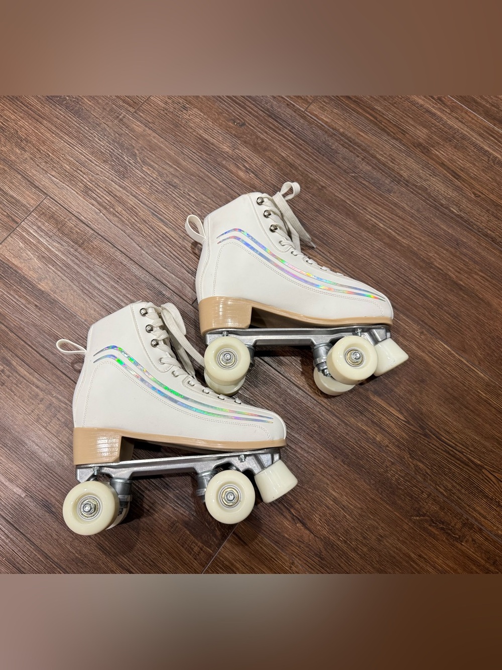 The Altar'd State Derby-White Women's Quad Roller Skates size 6